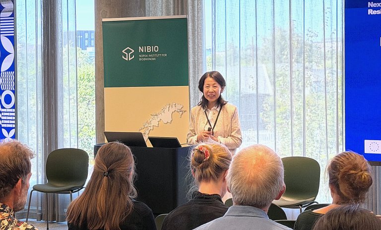 Yutong Qiu fra Wageningen University & Research presenterte EU-Kina-prosjektet NEXRUR under Horizon Europe. Foto: Kathrine Torday Gulden