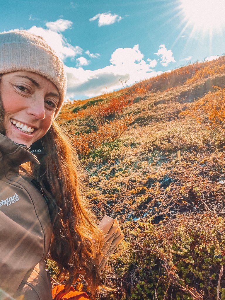 Victoria Gonzalez from NIBIO is responsible for the practical implementation of a set of crowberry experiments. Photo: NIBIO