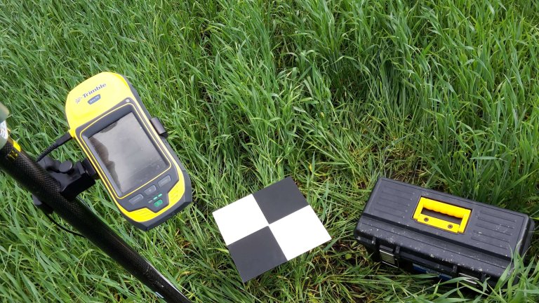 spectrometer-Trimble-GNSS-for-ground-control-points.jpg