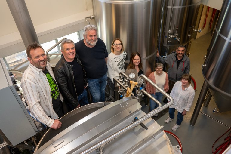 Oppstartmøte i kveiksmakprosjekt. Bak, fra venstre: Lorena Butinar, Clayton Haskell, Benedikt Grein, Rune Midttun og Hans Geir Eiken. Foran, f.v.: Marianne Hotle, Trude Magnussen, Torgunn Hegland og Ingunn Øvsthus. Foto: Erling Fløistad, NIBIO