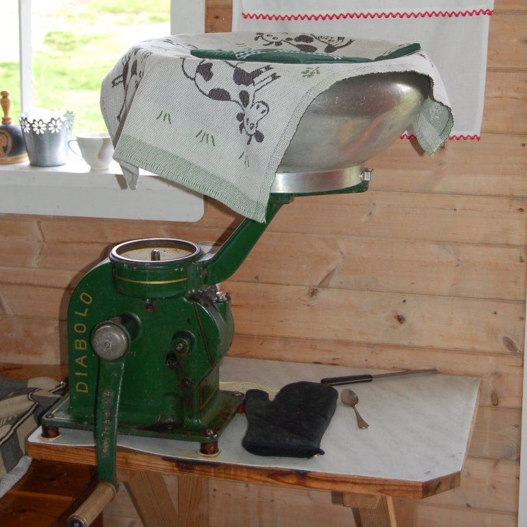 Separator_cropped.jpg