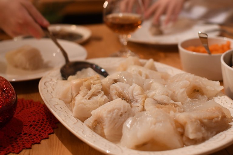 Fisk på julaften, enten det er fersk kveite, torsk, lutefisk eller rakfisk, er en skikk som stammer fra katolsk tid. Foto: Liv Jorunn Hind