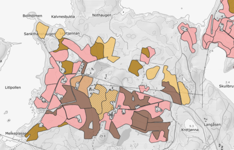 Kart fra jordsmonnkartleggingen i Vestvågøy viser innhold av organisk materiale i jordsmonnet. Gårdbrukere som har mye organisk jord får høye beregnede utslippstall og det er vanskelig å redusere dette nevneverdig. Omgraving av grunne myrarealer kan være en mulighet som nå undersøkes nærmere i et annet prosjekt der NIBIO er med. Kart: kilden.nibio.no, © Geovekst