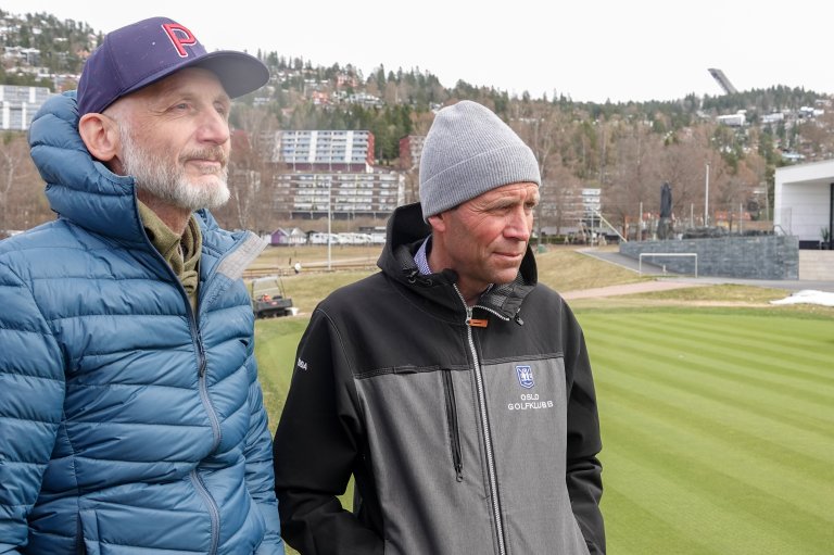 Avdelingsleder Pål Melbye, Norges Golfforbund, i samtale med John Riiber, Oslo Golfklubb. Foto; Morten Günther