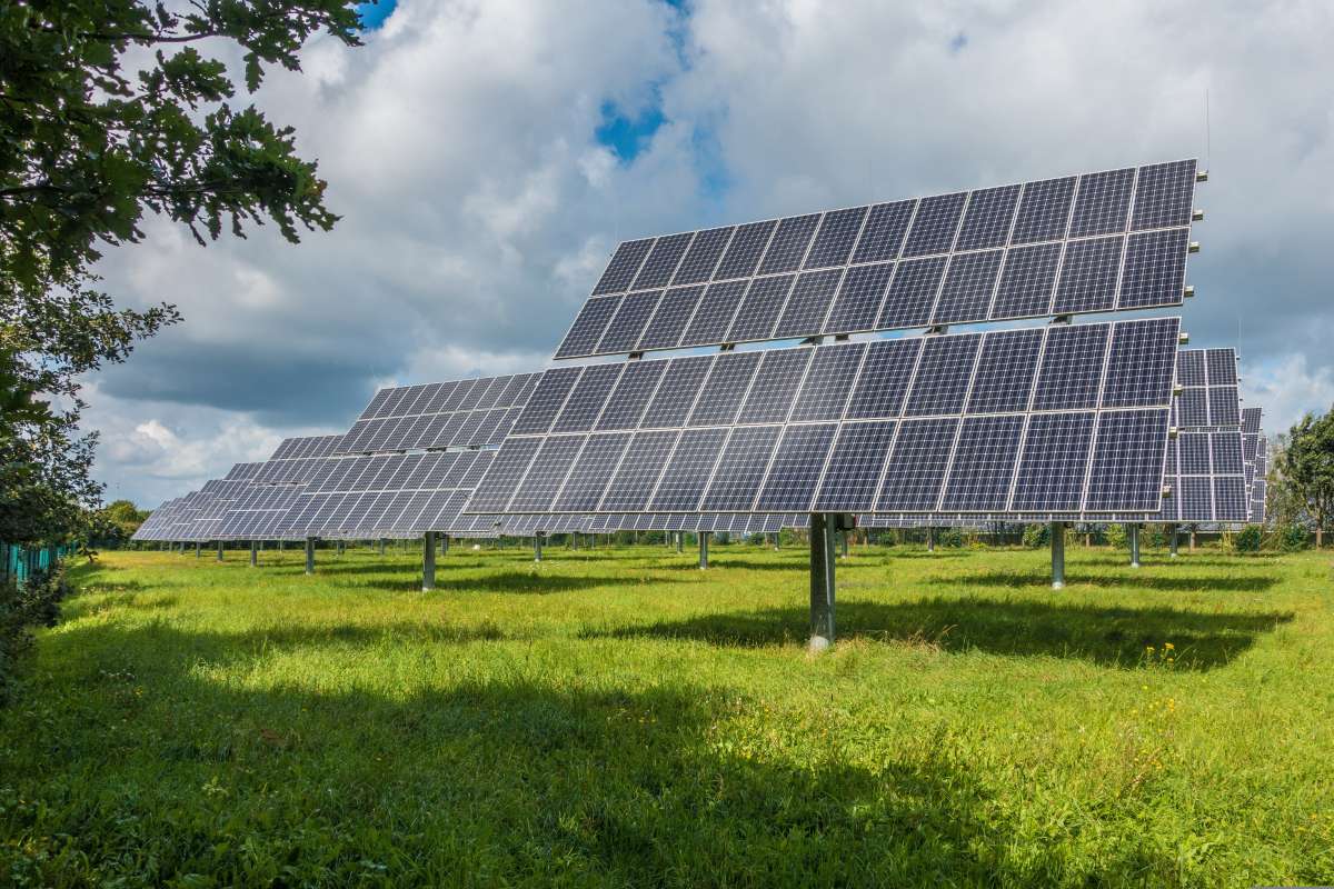 photovoltaic-system-2742302