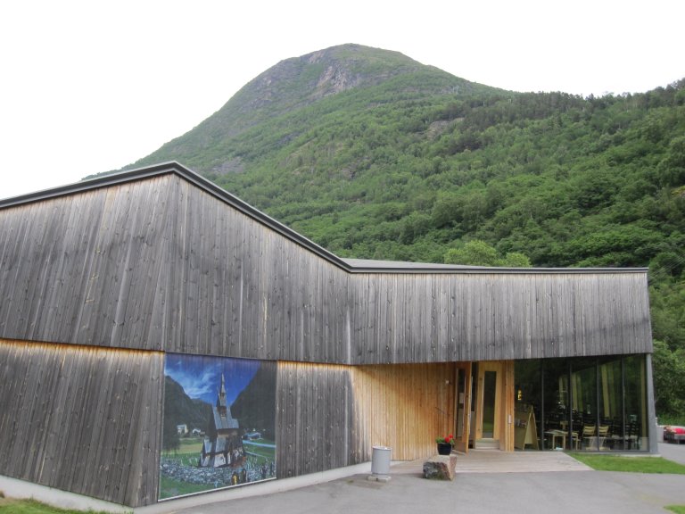 Besøkssenteret ved Borgund stavkirke i Lærdal i Sogn og Fjordane - Foto Lone Ross Gobakken - NIBIO.JPG