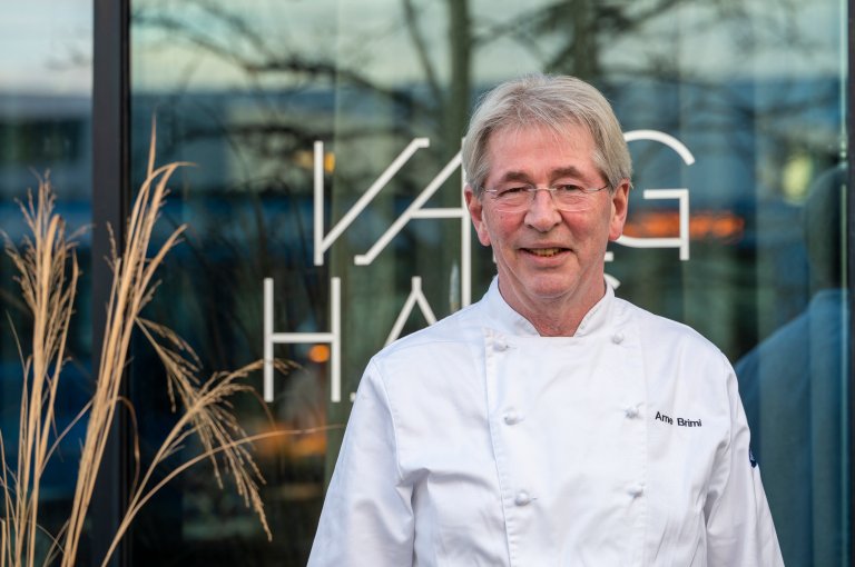 Arne Brimi utenfor restaurant Vaaghals i Barcode-området i Oslo. Foto: Lars Sandved Dalen