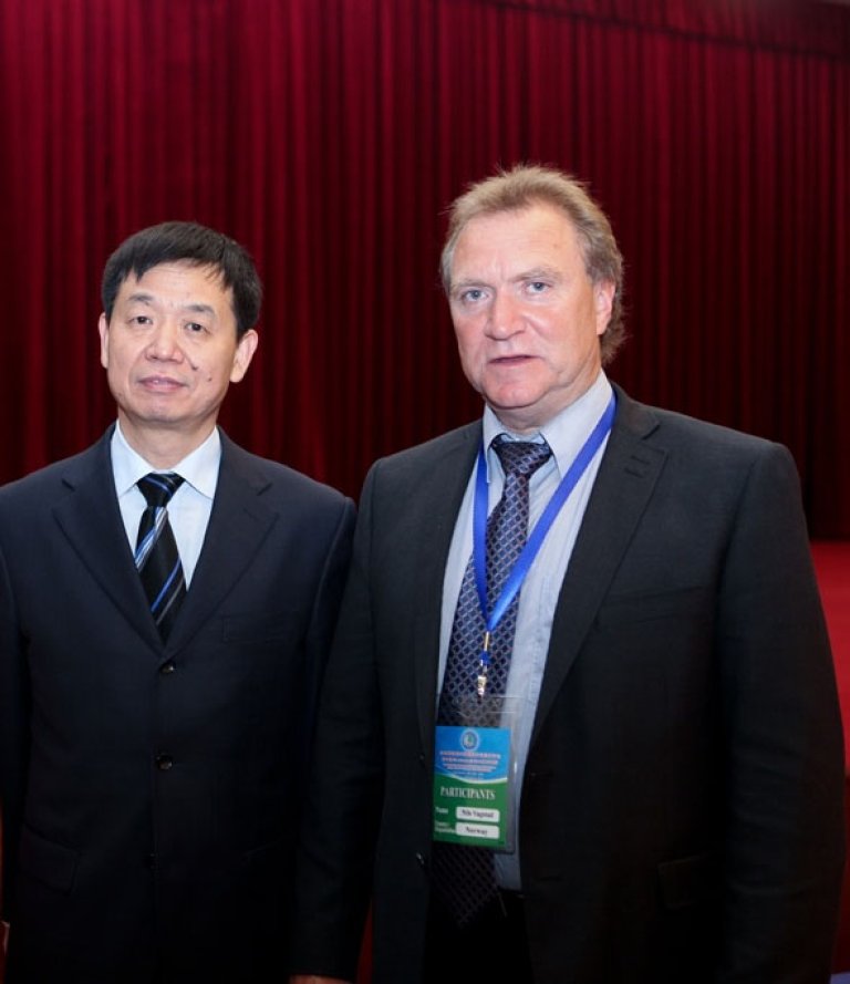 Nils and vice minister Jiayang Li who is also president of CAAS_cropped.jpg