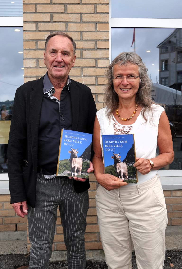 Redaktørene Odd Vangen (NMBU) og Nina Svartedal (NIBIO Norsk genressurssenter). Foto: Morten Günther