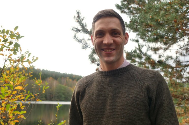 Rødlista for naturtyper viser hvilken natur som står i fare for å gå tapt og årsakene til at dette skjer. Den nye rødlista for naturtyper viser at tilstanden til ﬂere naturtyper har gått fra vondt til verre på kategoriskalaen. – Naturen er under press sier Janne Bohnhorst, direktør i Artsdatabanken. Foto: Ole Martin Wold - CC BY 4-0