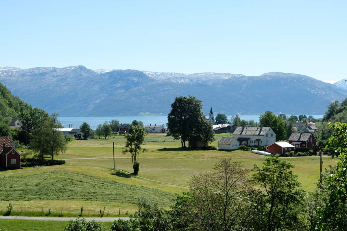 Utsyn over jordbrukslandskapet i Strandebarm i Hardanger, Vestland_Foto Kjersti Kildahl