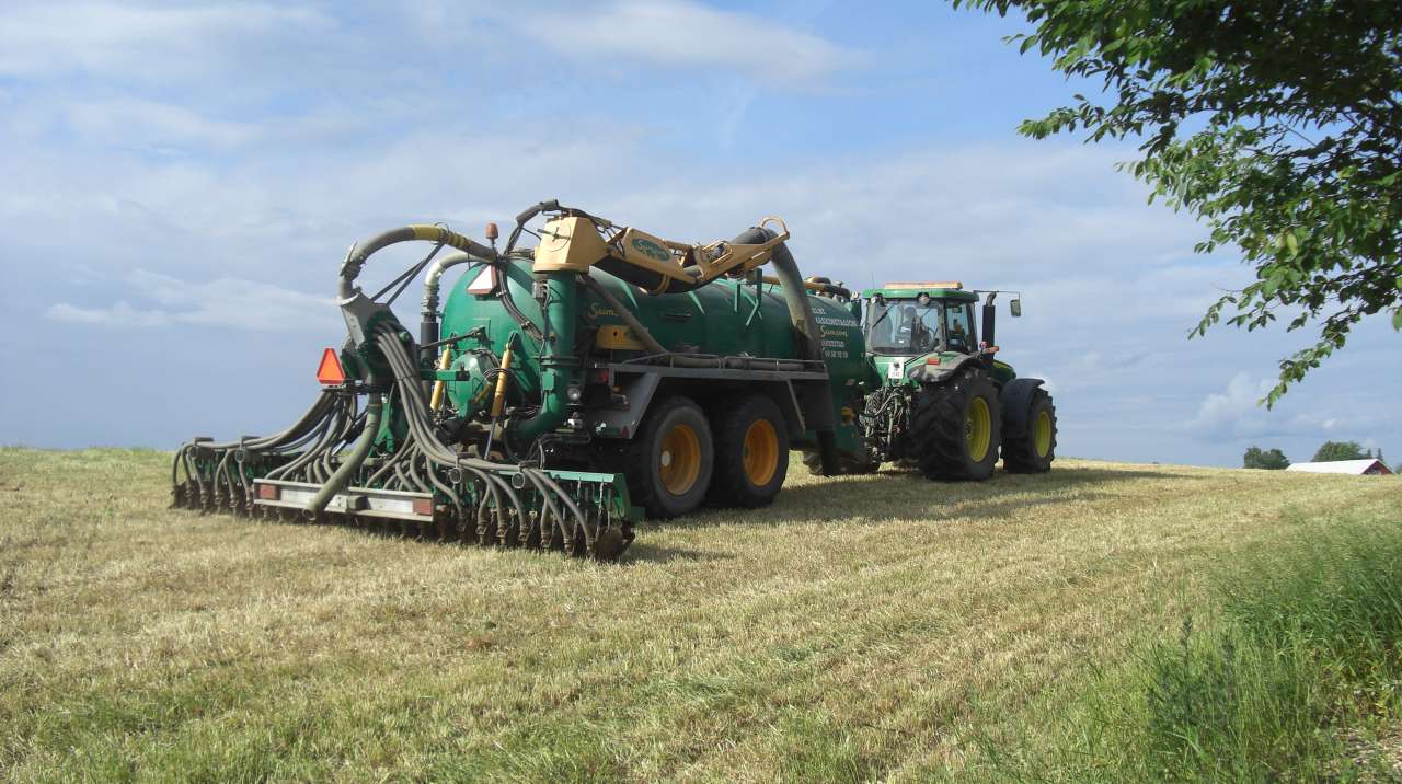 Gjødselnedfelling reduserer lukt og unødig utslepp_Foto Svein Skøien_ 20080613_07_34_11