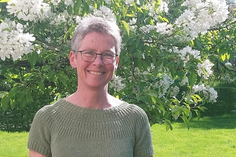 Det er ulik praksis for fastsettelse av holdbarhetsdato i de nordiske landene. Seniorrådgiver i NIBIO, Pia Borg, skal blant annet sammenligne veiledningsmaterialet fra det norske Mattilsynet med det som blir framlagt av tilsvarende myndigheter i andre land. Foto: NIBIO