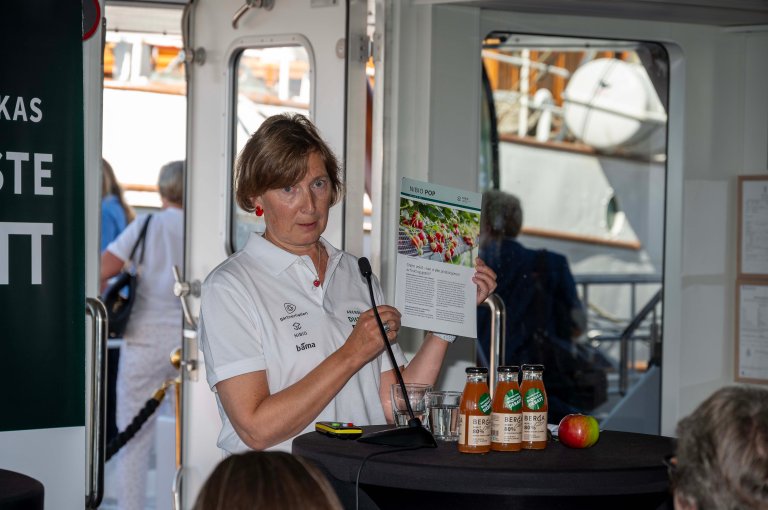 Forskningssjef Inger Martinussen på NIBIO står bak en ny rapport om vekst for frukt og grønnsaker fra Norge. Foto: Erling Fløistad