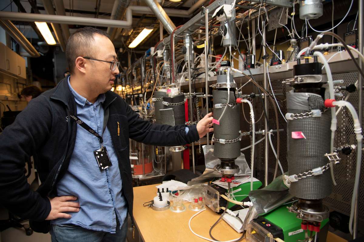 Feng ved reaktoren_joo